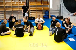 Raju 8, Dremljuga (9)