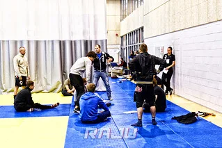 olly_raju_12_melu_010